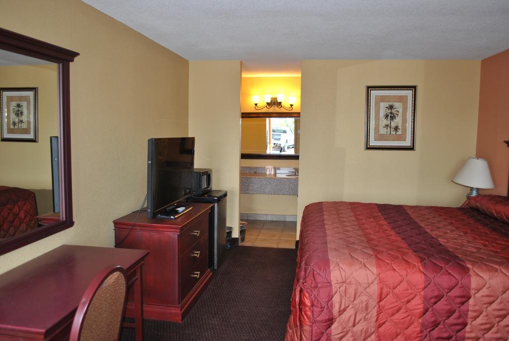 Executive Inn Brookshire Exteriör bild