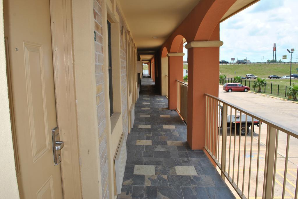 Executive Inn Brookshire Exteriör bild